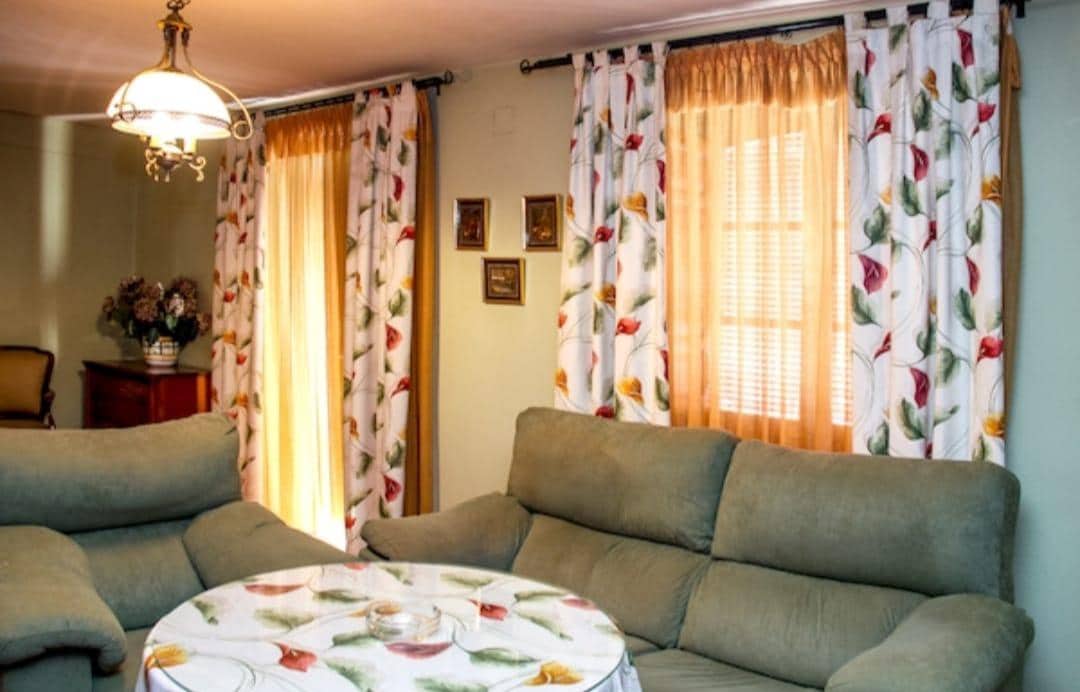 9 bedroom Townhouse for sale in Torredonjimeno - € 165,000 (Ref: 9252269)