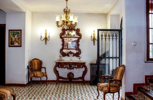 9 bedroom Townhouse for sale in Torredonjimeno - € 165,000 (Ref: 9252269)