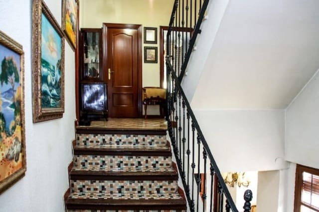 9 bedroom Townhouse for sale in Torredonjimeno - € 165,000 (Ref: 9252269)