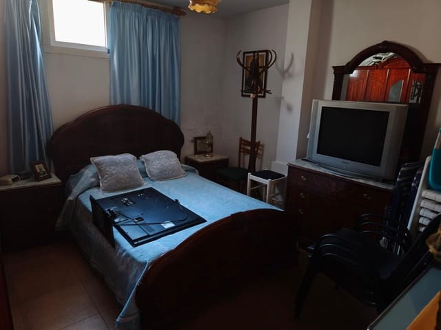 7 chambre Villa/Maison Mitoyenne à vendre à Jaén ville avec piscine garage - 398 000 € (Ref: 9257529)