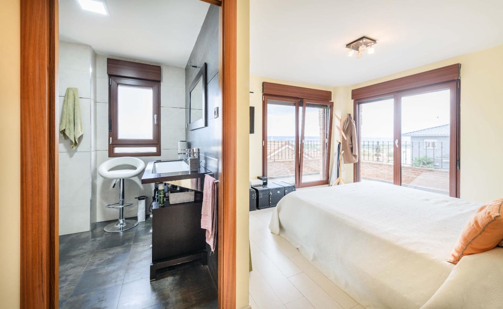 6 makuuhuone Huvila myytävänä paikassa Cabanillas del Campo mukana uima-altaan 
autotalli - 619 000 € (Ref: 9257532)