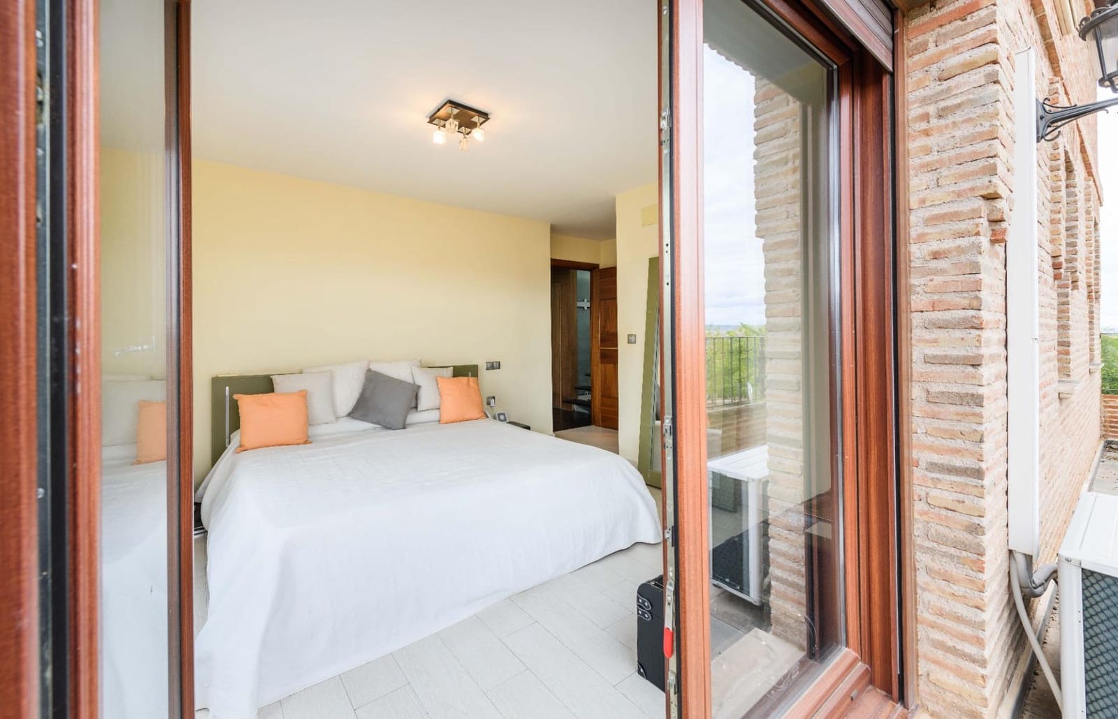 6 makuuhuone Huvila myytävänä paikassa Cabanillas del Campo mukana uima-altaan 
autotalli - 619 000 € (Ref: 9257532)