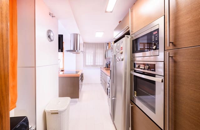 6 bedroom Villa for sale in Cabanillas del Campo with pool garage - € 619,000 (Ref: 9257532)