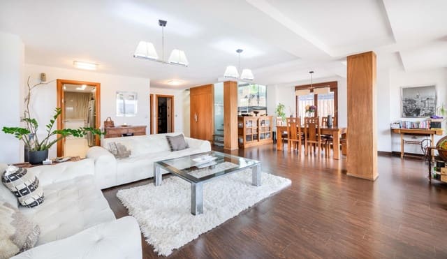 6 bedroom Villa for sale in Cabanillas del Campo with pool garage - € 619,000 (Ref: 9257532)