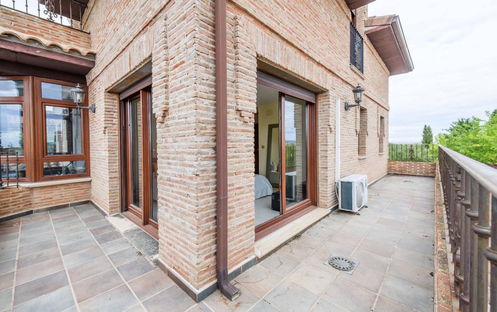 6 makuuhuone Huvila myytävänä paikassa Cabanillas del Campo mukana uima-altaan 
autotalli - 619 000 € (Ref: 9257532)