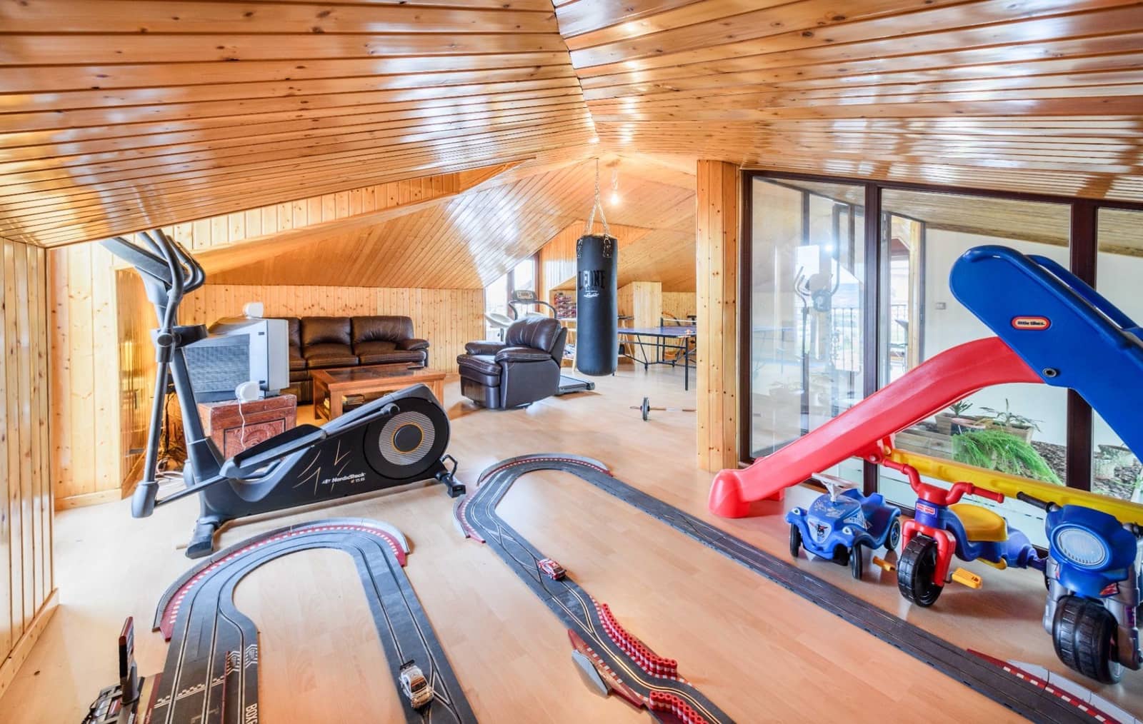 6 makuuhuone Huvila myytävänä paikassa Cabanillas del Campo mukana uima-altaan 
autotalli - 619 000 € (Ref: 9257532)