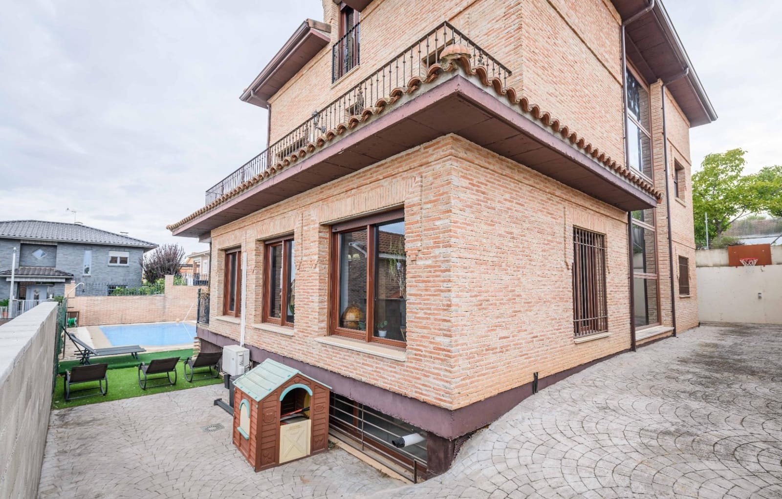 6 makuuhuone Huvila myytävänä paikassa Cabanillas del Campo mukana uima-altaan 
autotalli - 619 000 € (Ref: 9257532)