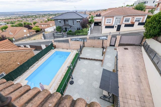 6 bedroom Villa for sale in Cabanillas del Campo with pool garage - € 619,000 (Ref: 9257532)