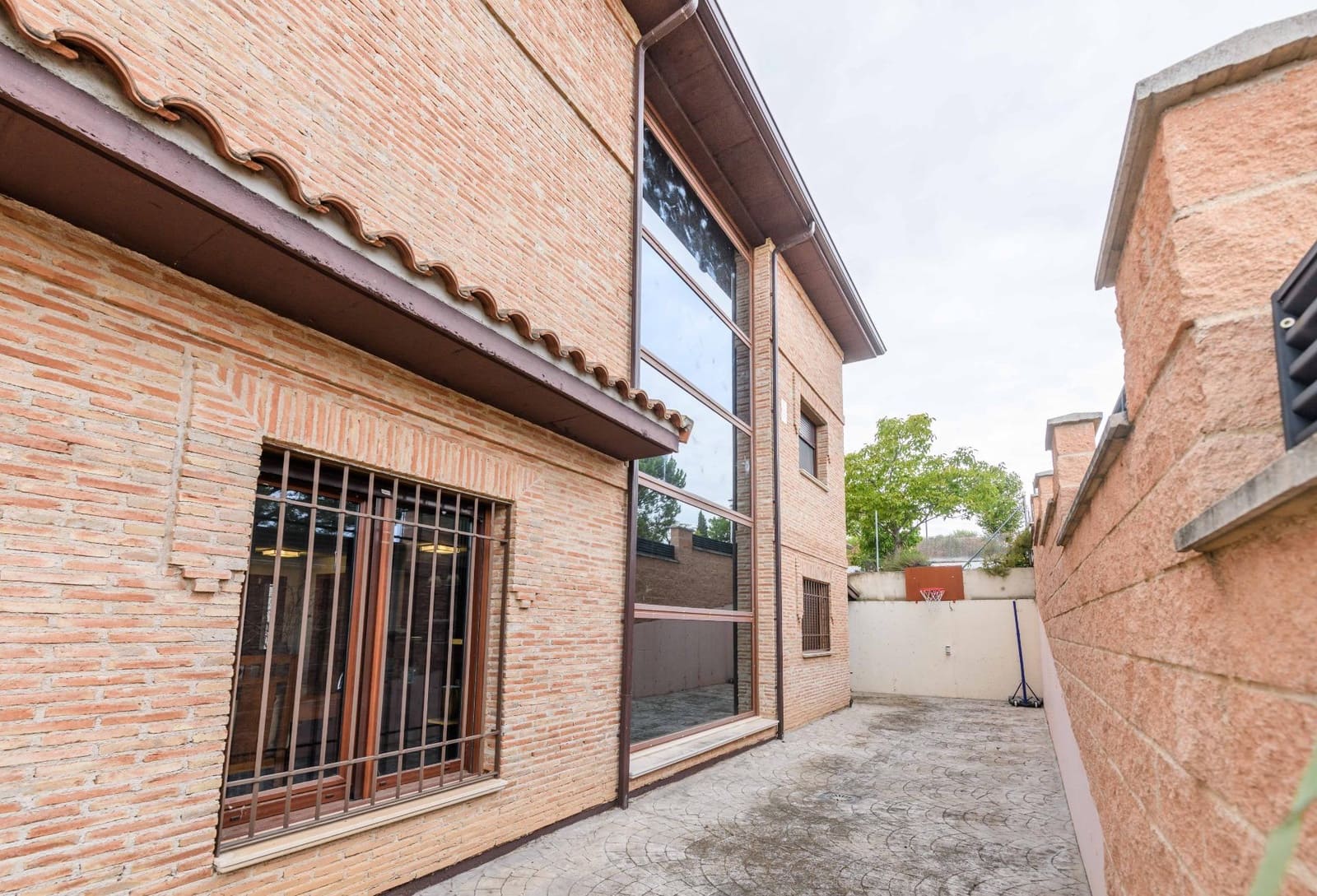 6 makuuhuone Huvila myytävänä paikassa Cabanillas del Campo mukana uima-altaan 
autotalli - 619 000 € (Ref: 9257532)