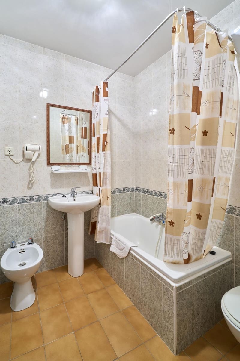 30 slaapkamer Hotel te koop in Avila stad - € 558.000 (Ref: 9262792)