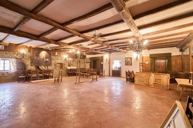 Local Comercial en Piedrahíta en venta con garaje - 575.000 € (Ref: 9262794)