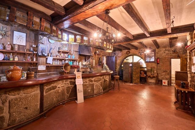 Commercial for sale in Piedrahíta with garage - € 546,000 (Ref: 9262794)