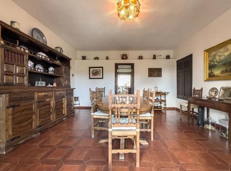 12 soveværelse Villa til salg i Granada by med swimmingpool garage - € 6.990.000 (Ref: 9264339)