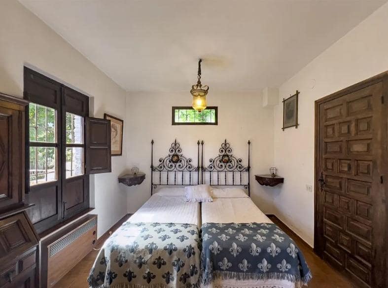 12 soveværelse Villa til salg i Granada by med swimmingpool garage - € 6.990.000 (Ref: 9264339)