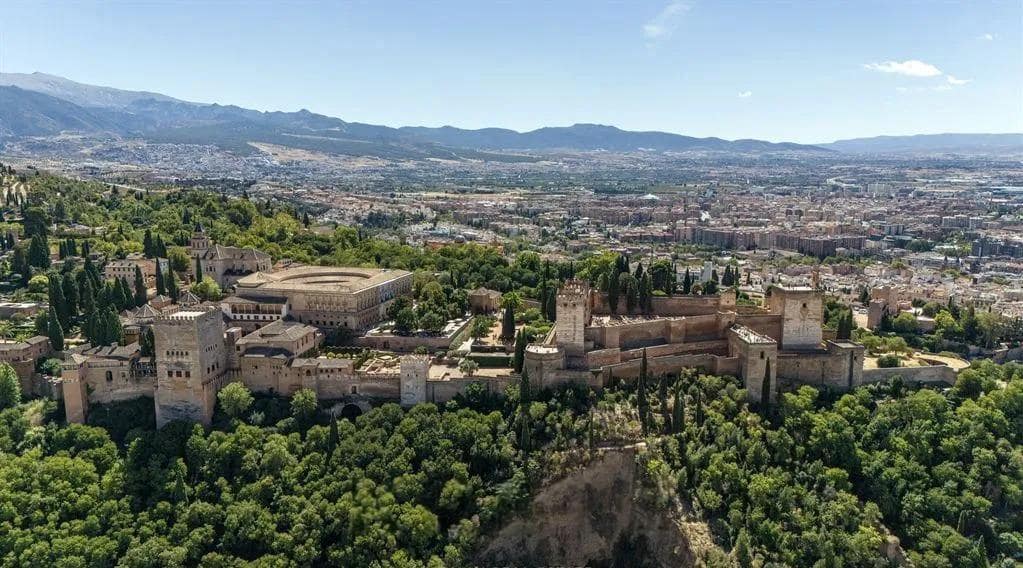 12 soveværelse Villa til salg i Granada by med swimmingpool garage - € 6.990.000 (Ref: 9264339)