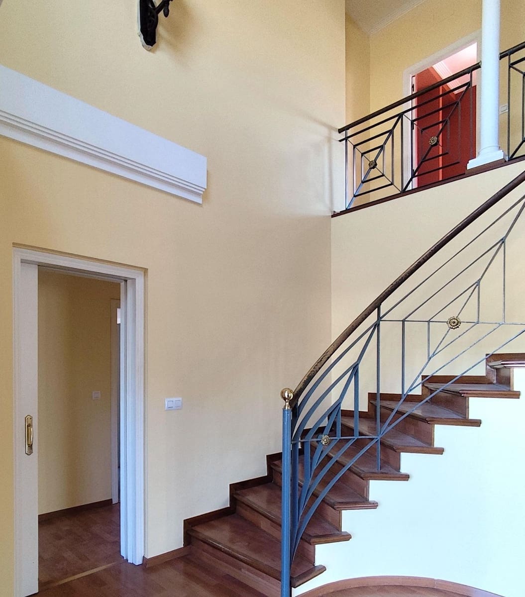 4 quarto Moradia para venda em Bollullos de la Mitacion com garagem - 495 000 € (Ref: 9282379)