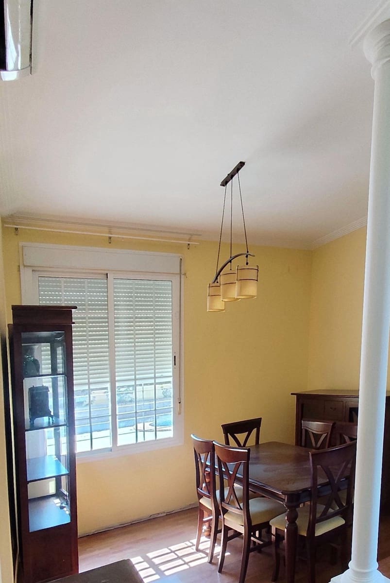 4 quarto Moradia para venda em Bollullos de la Mitacion com garagem - 495 000 € (Ref: 9282379)