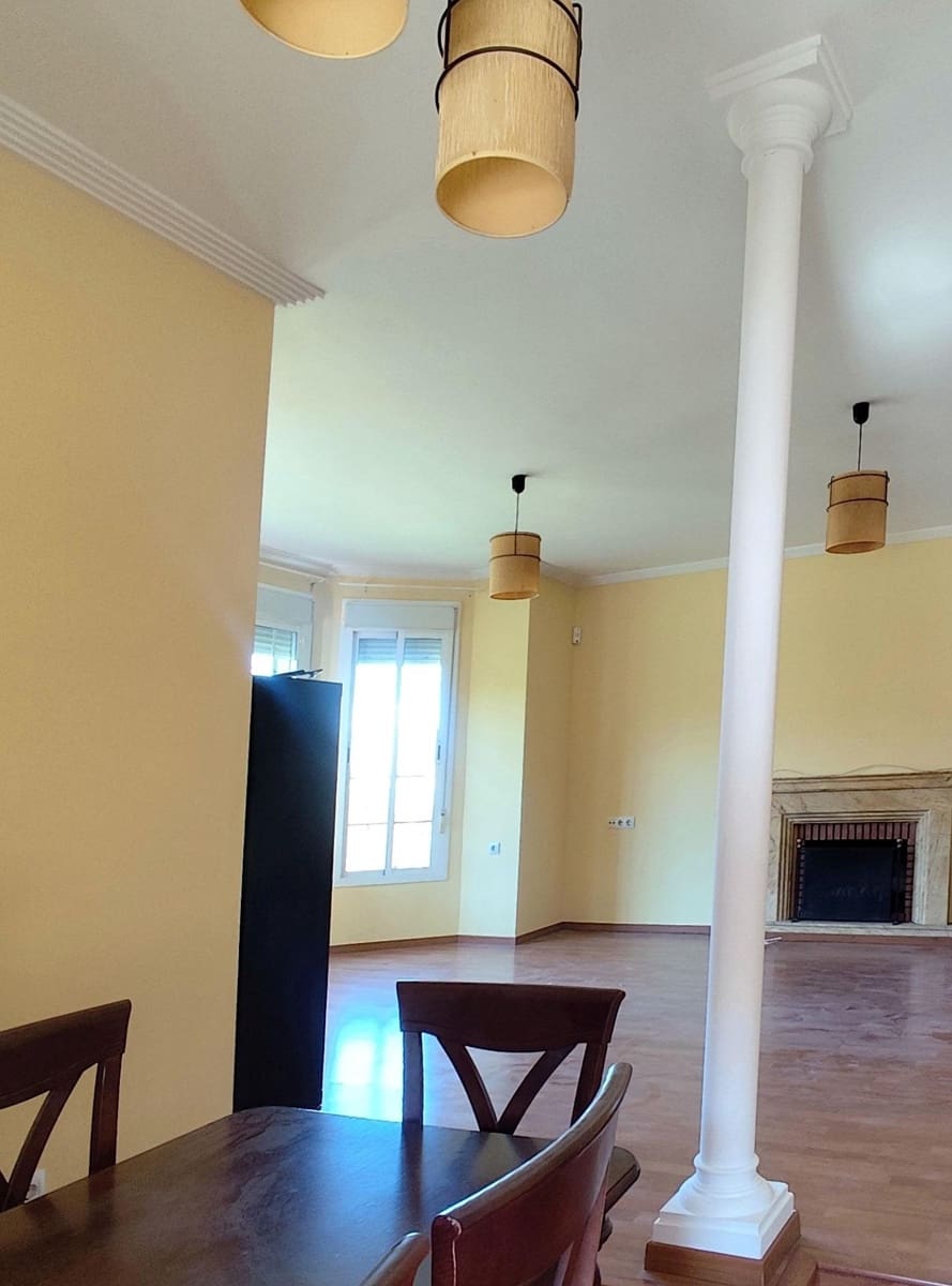 4 quarto Moradia para venda em Bollullos de la Mitacion com garagem - 495 000 € (Ref: 9282379)