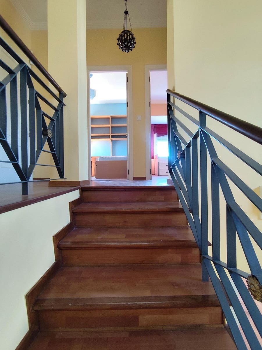 4 quarto Moradia para venda em Bollullos de la Mitacion com garagem - 495 000 € (Ref: 9282379)