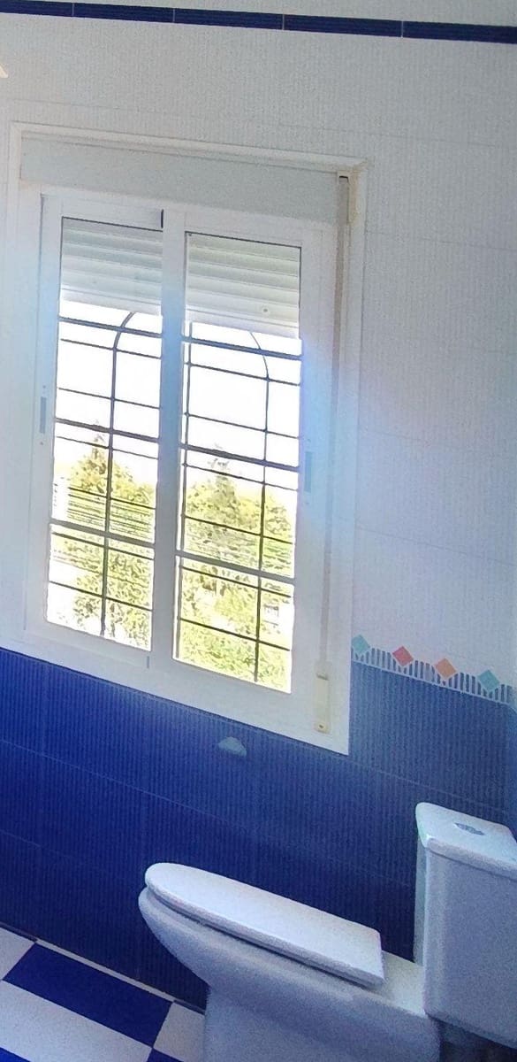 4 quarto Moradia para venda em Bollullos de la Mitacion com garagem - 495 000 € (Ref: 9282379)