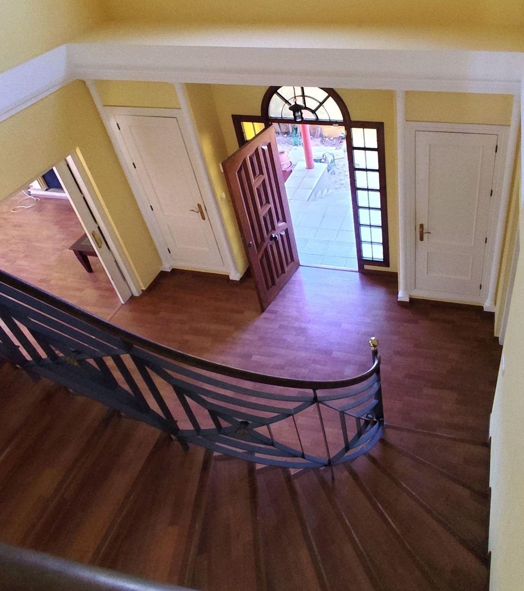 4 quarto Moradia para venda em Bollullos de la Mitacion com garagem - 495 000 € (Ref: 9282379)