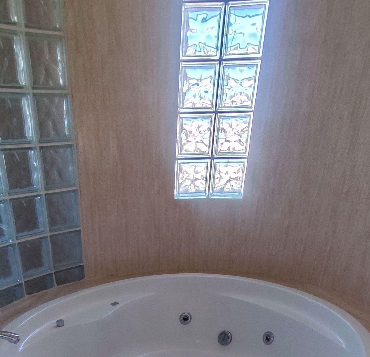 4 quarto Moradia para venda em Bollullos de la Mitacion com garagem - 495 000 € (Ref: 9282379)