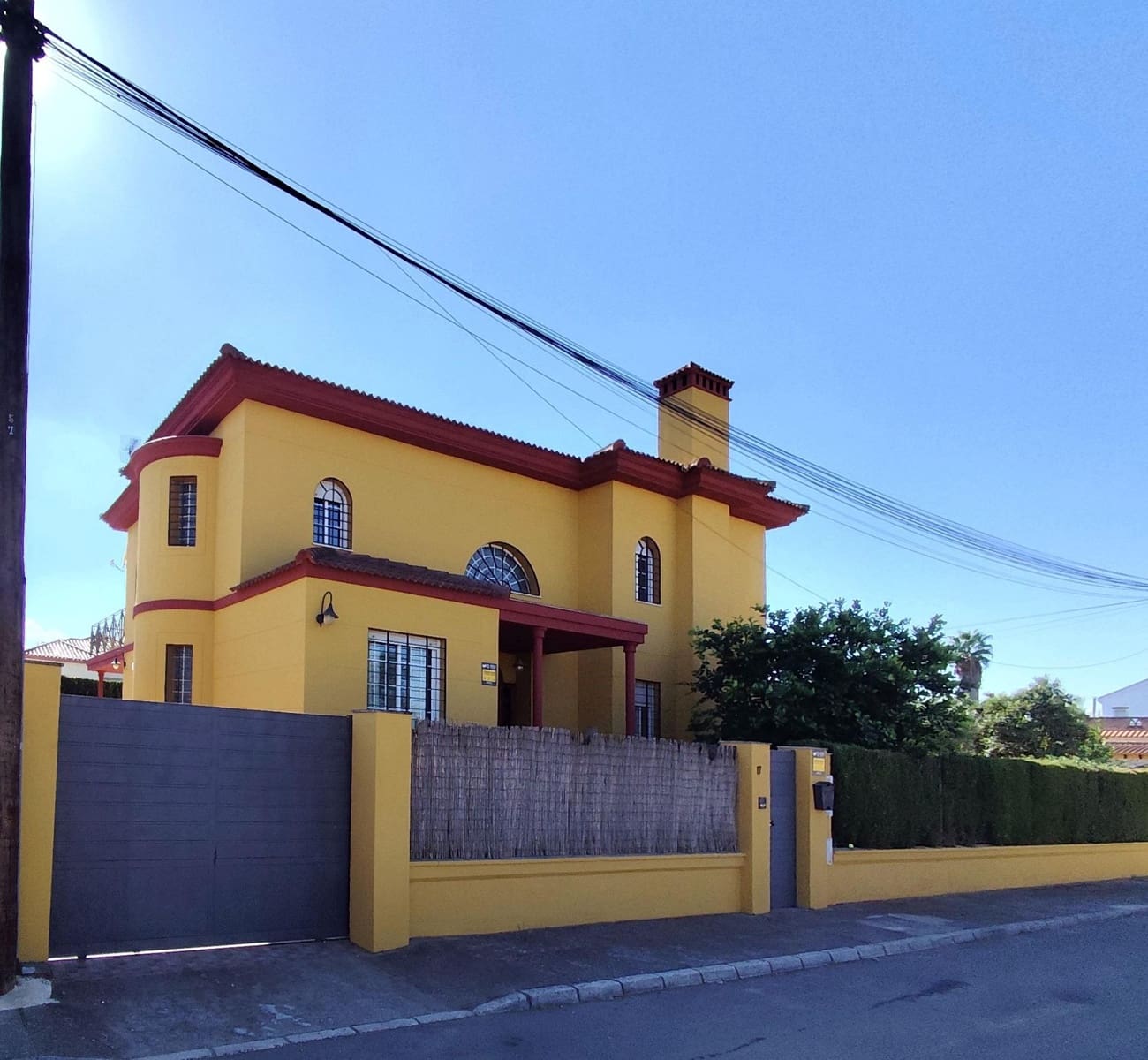 4 quarto Moradia para venda em Bollullos de la Mitacion com garagem - 495 000 € (Ref: 9282379)