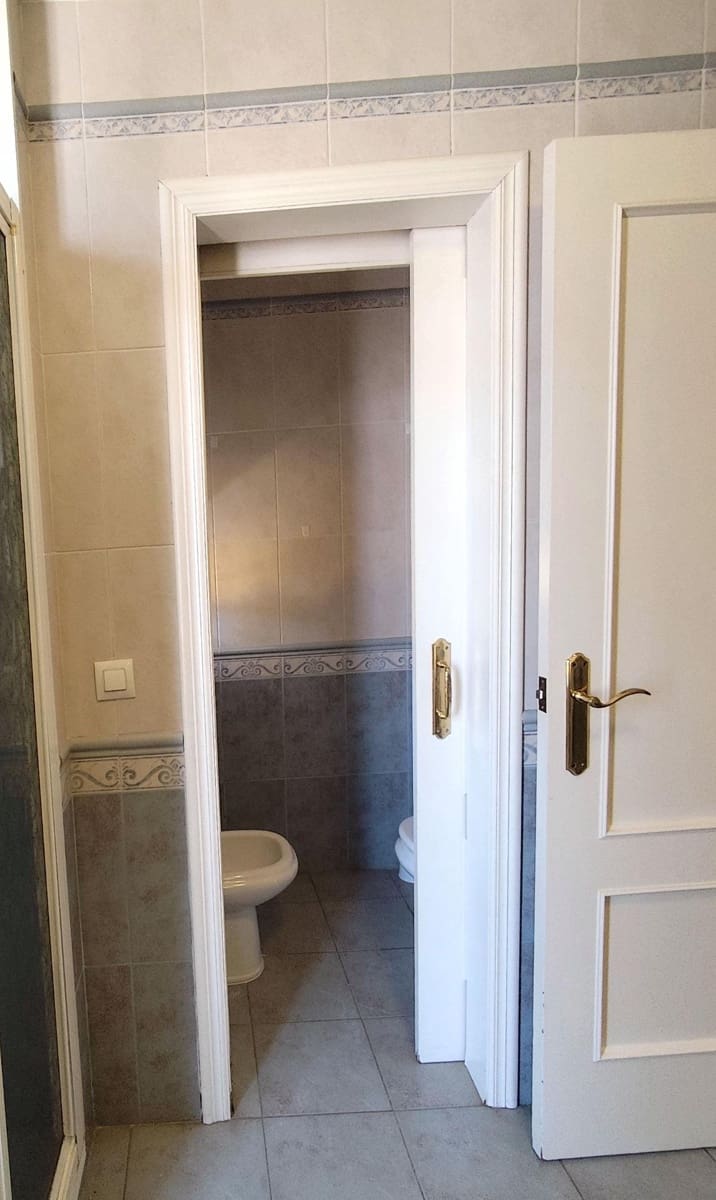 4 quarto Moradia para venda em Bollullos de la Mitacion com garagem - 495 000 € (Ref: 9282379)