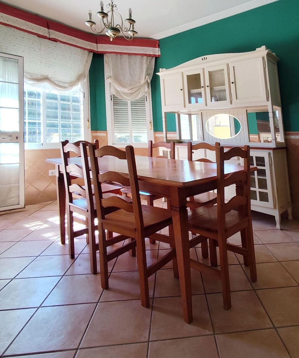 4 quarto Moradia para venda em Bollullos de la Mitacion com garagem - 495 000 € (Ref: 9282379)