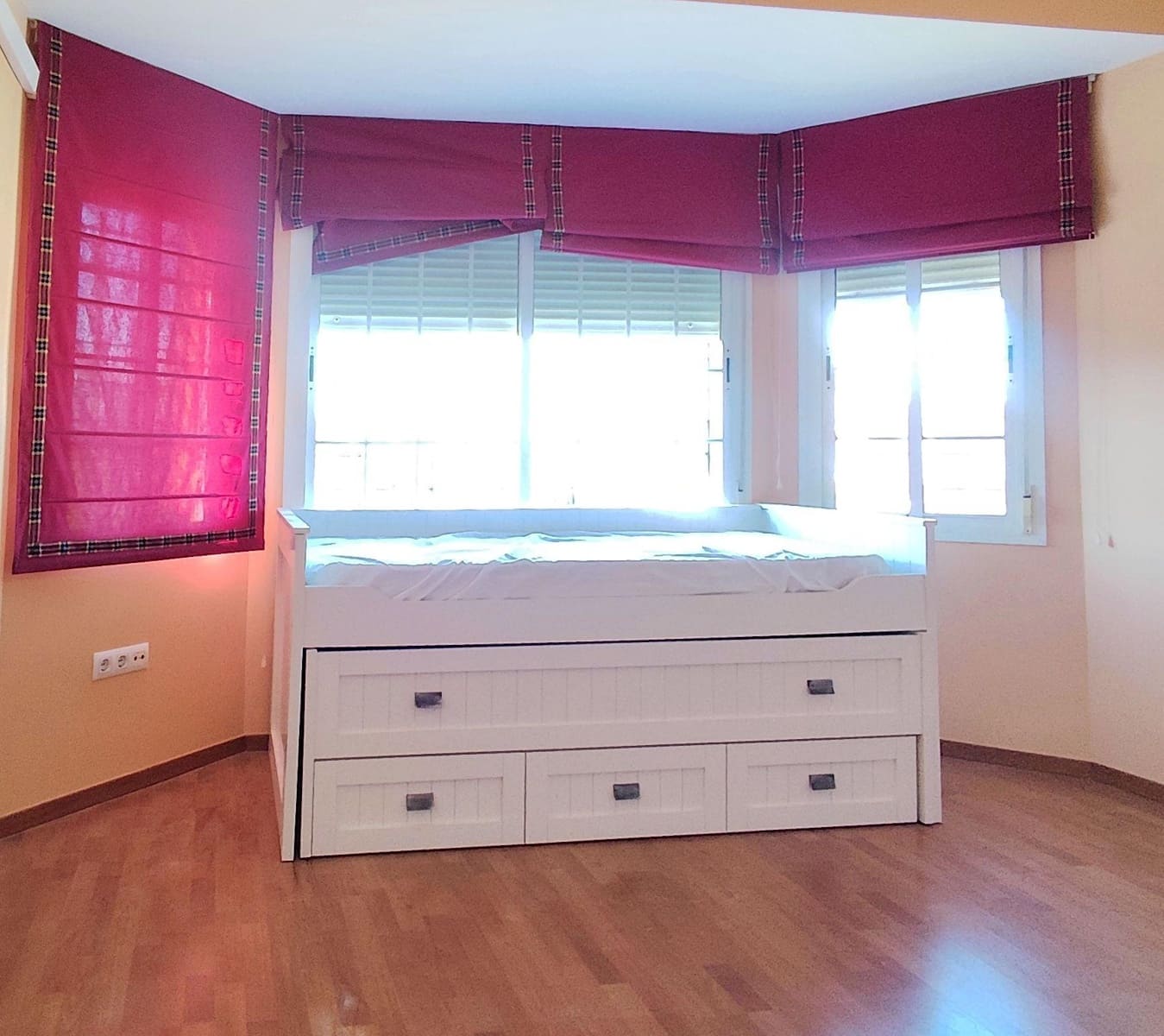 4 quarto Moradia para venda em Bollullos de la Mitacion com garagem - 495 000 € (Ref: 9282379)