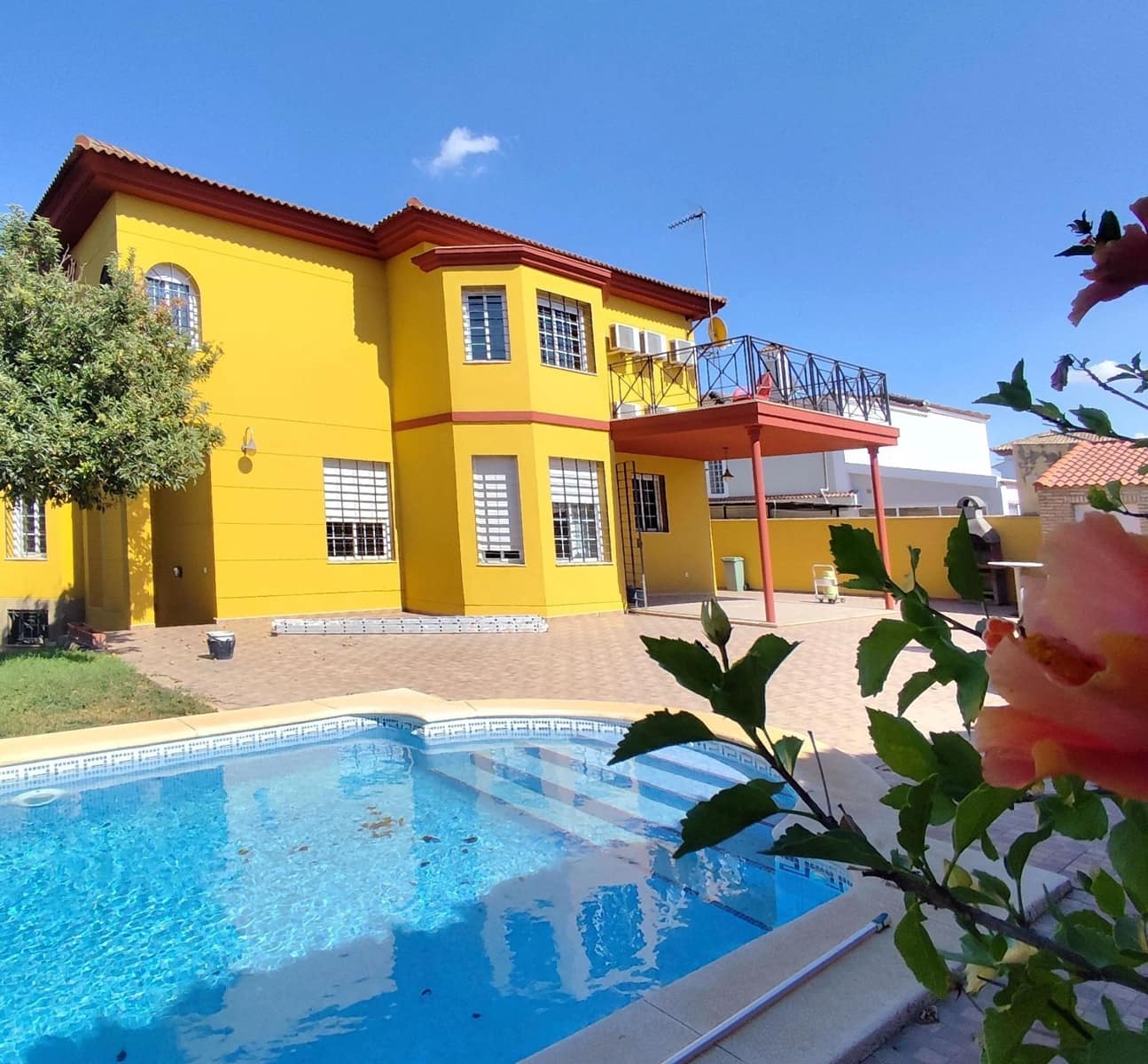 4 quarto Moradia para venda em Bollullos de la Mitacion com garagem - 495 000 € (Ref: 9282379)