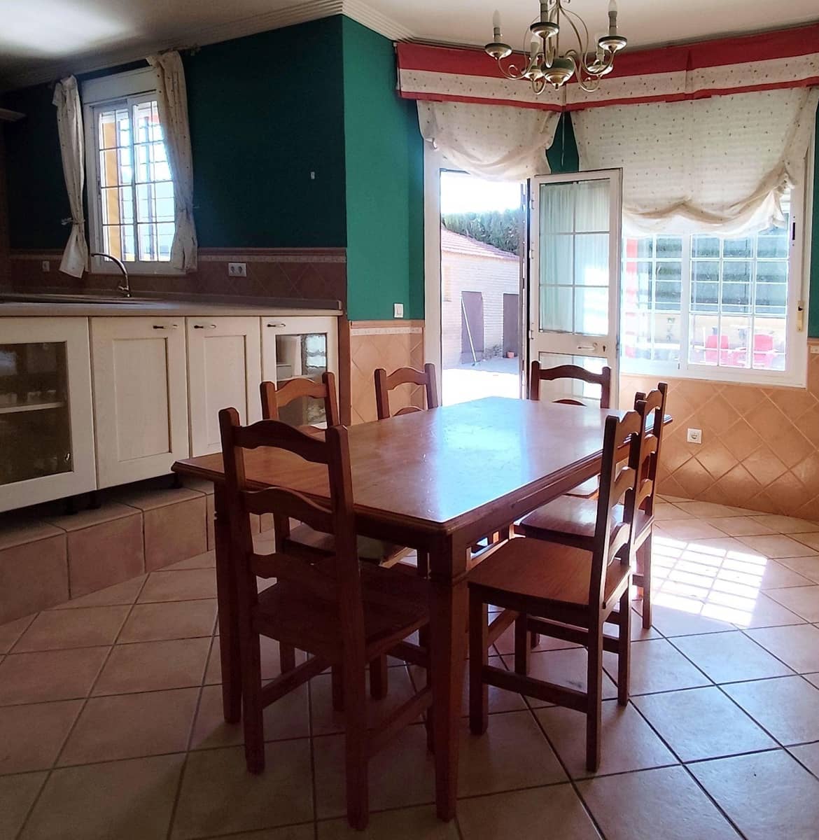 4 quarto Moradia para venda em Bollullos de la Mitacion com garagem - 495 000 € (Ref: 9282379)