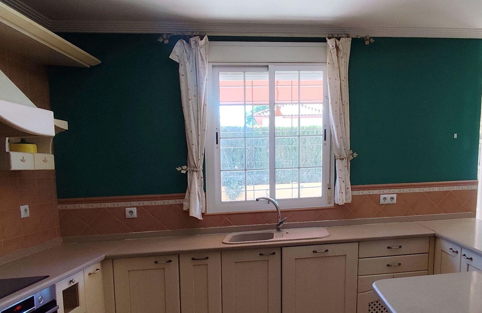 4 quarto Moradia para venda em Bollullos de la Mitacion com garagem - 495 000 € (Ref: 9282379)