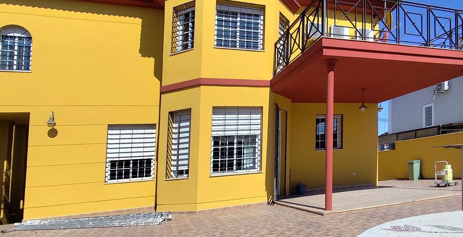 4 quarto Moradia para venda em Bollullos de la Mitacion com garagem - 495 000 € (Ref: 9282379)