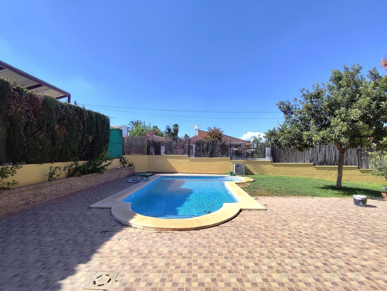 4 quarto Moradia para venda em Bollullos de la Mitacion com garagem - 495 000 € (Ref: 9282379)