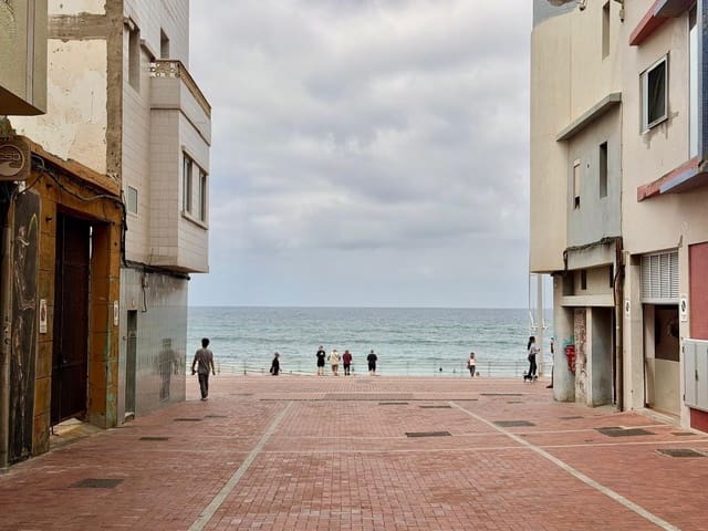 2 makuuhuone Huoneisto vuokrattavana paikassa Guanarteme, Las Palmas de Gran Canaria mukana 
autotalli - 1 400 € (Ref: 9297058)