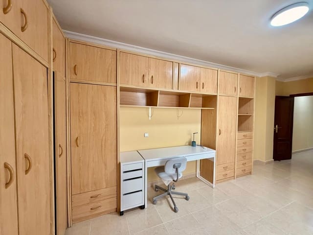 2 makuuhuone Huoneisto vuokrattavana paikassa Guanarteme, Las Palmas de Gran Canaria mukana 
autotalli - 1 400 € (Ref: 9297058)