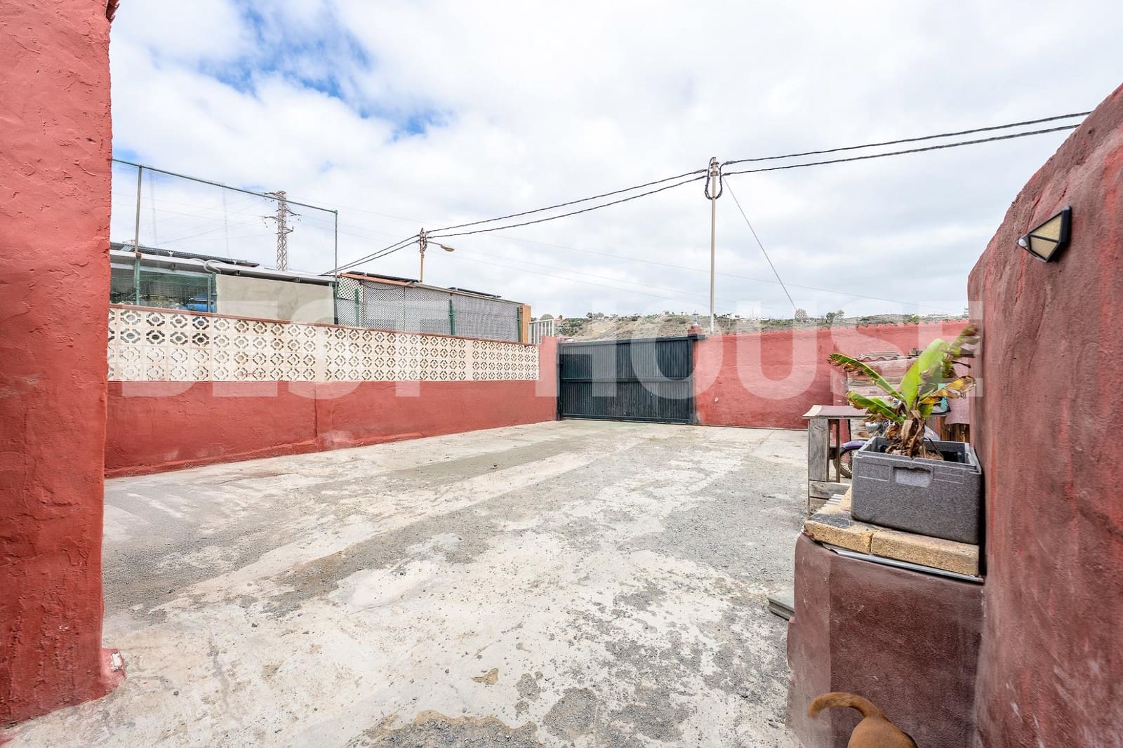 3 bedroom Finca/Country House for sale in Telde with garage - € 270,000 (Ref: 9297059)