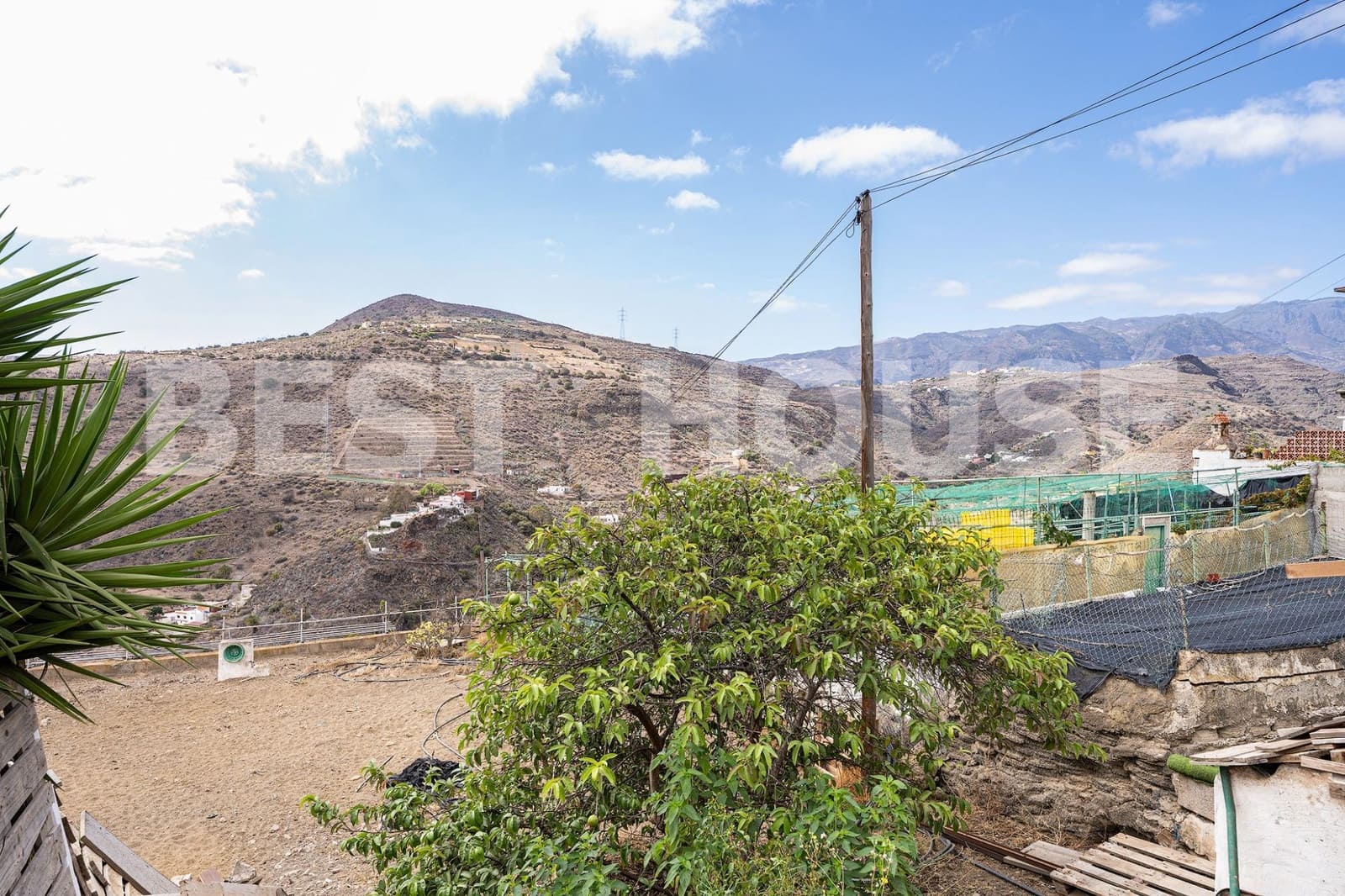 3 bedroom Finca/Country House for sale in Telde with garage - € 270,000 (Ref: 9297059)