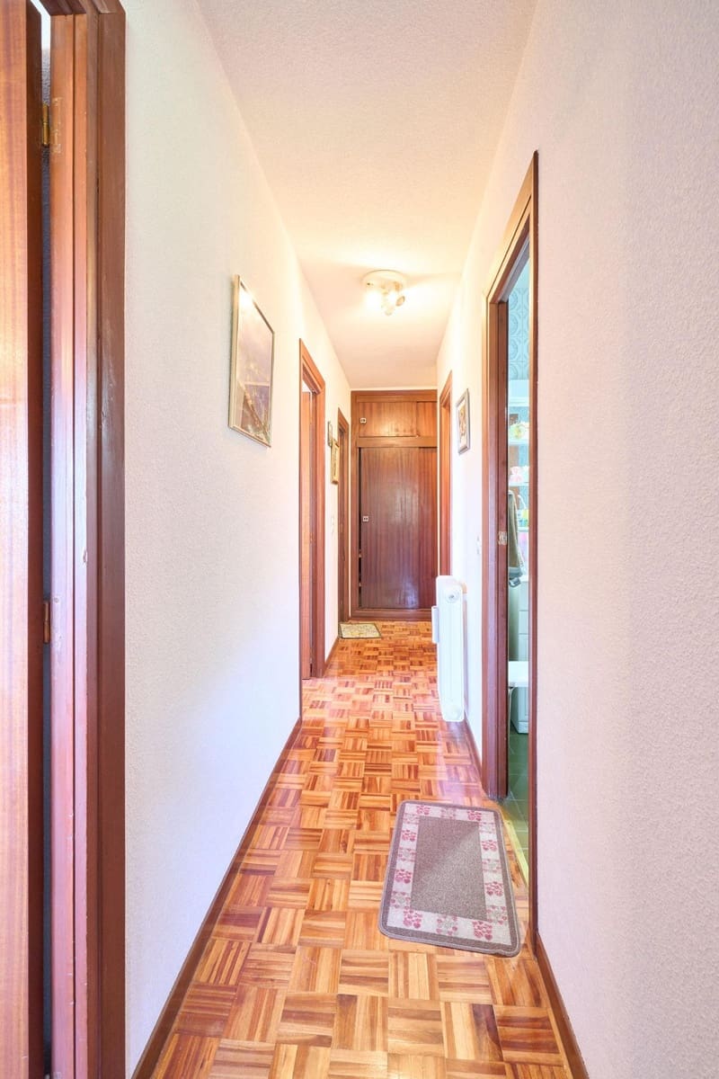 3 bedroom Flat for sale in Avila city with garage - € 75,000 (Ref: 9301222)