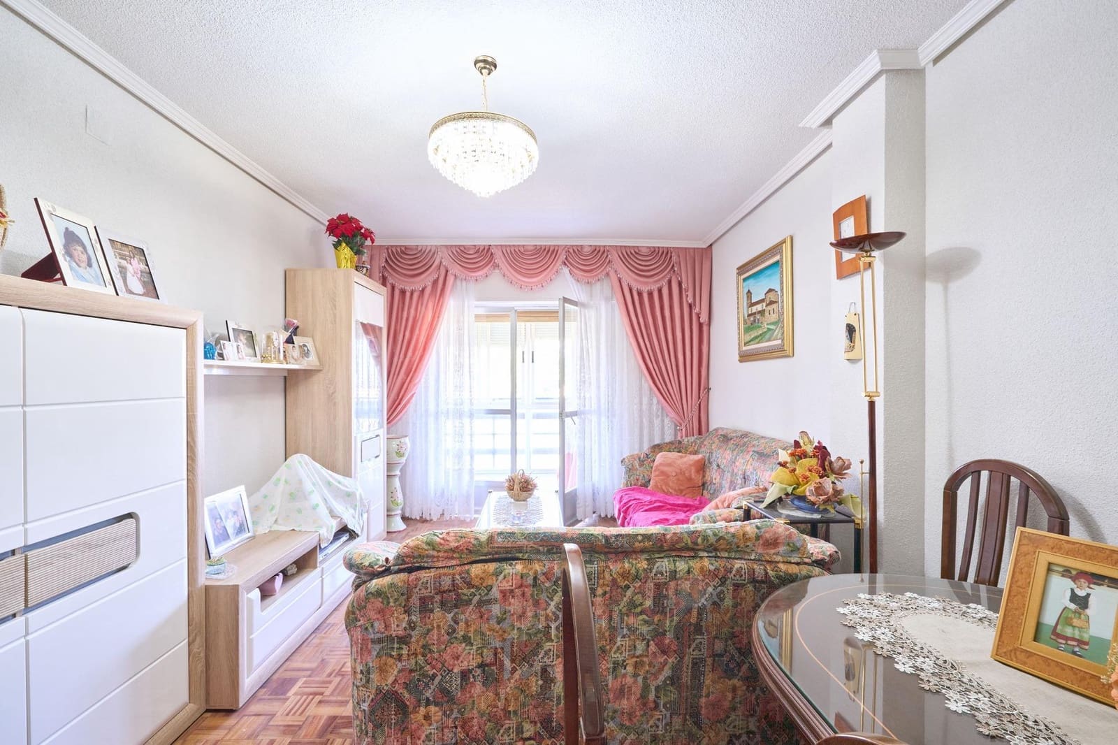 3 bedroom Flat for sale in Avila city with garage - € 75,000 (Ref: 9301222)