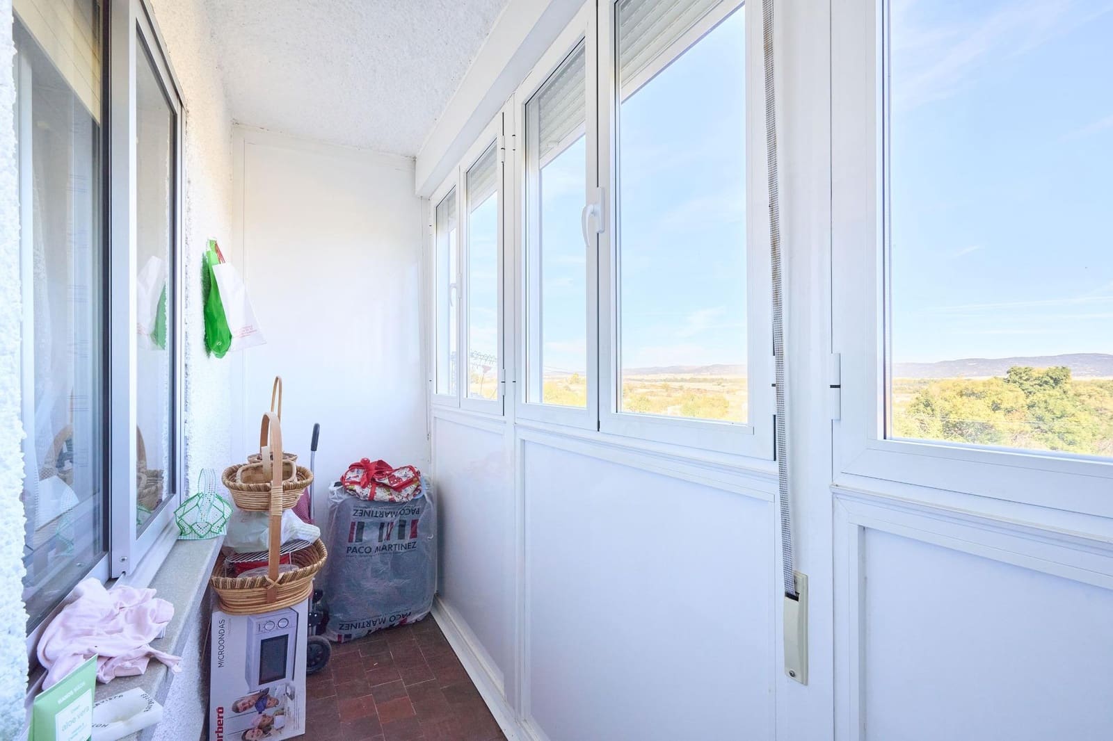 3 bedroom Flat for sale in Avila city with garage - € 75,000 (Ref: 9301222)