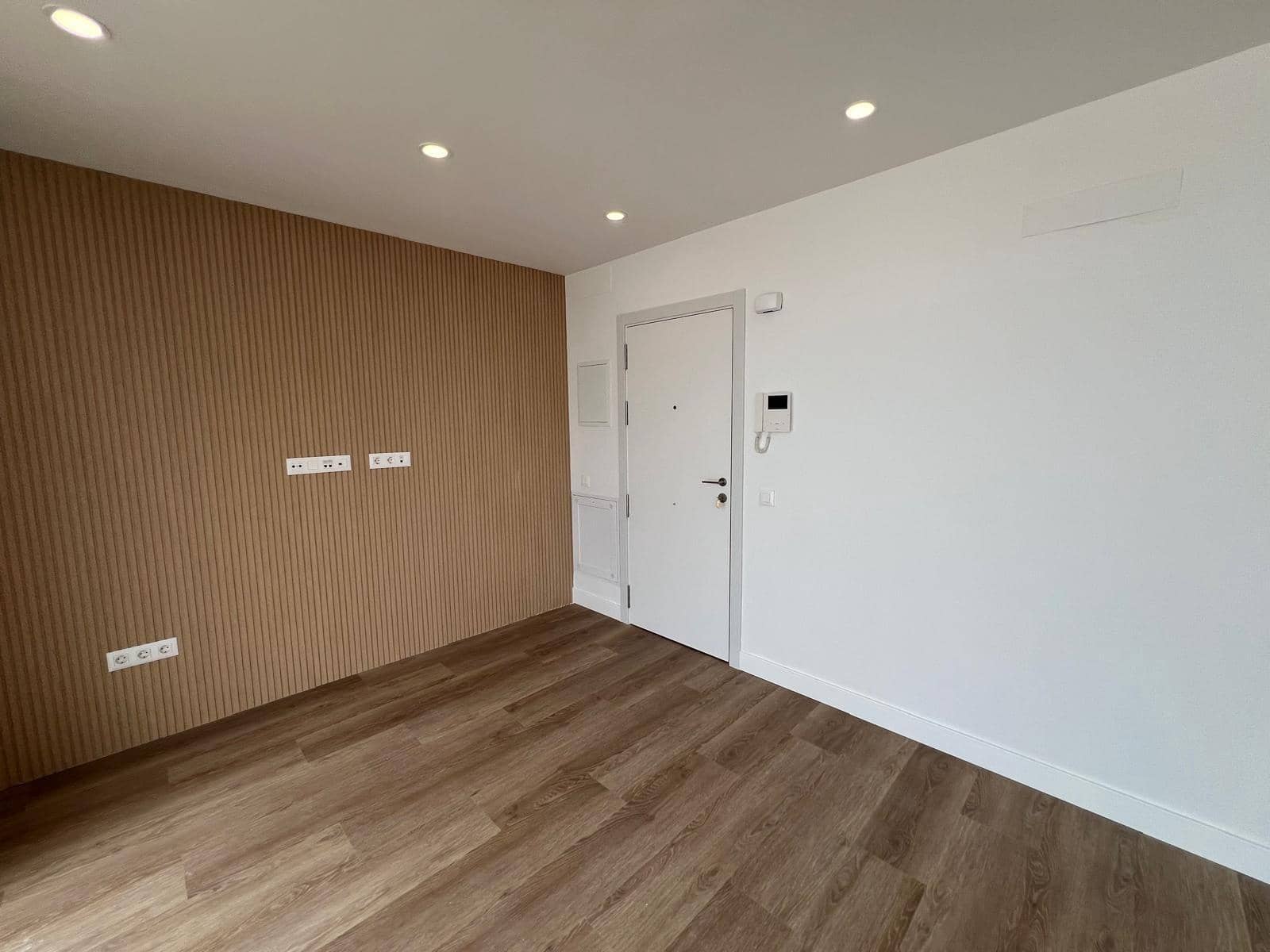 Ático de 1 habitación en Las Palmas de Gran Canaria en alquiler - 1.200 € (Ref: 9312753)