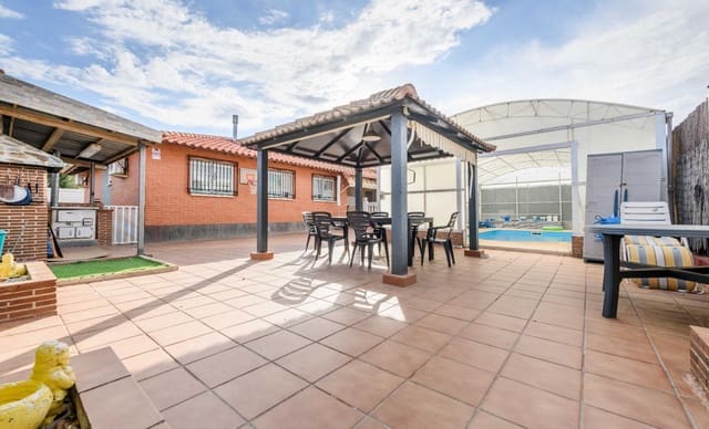 3 bedroom Villa for sale in Chiloeches - € 465,000 (Ref: 9321785)