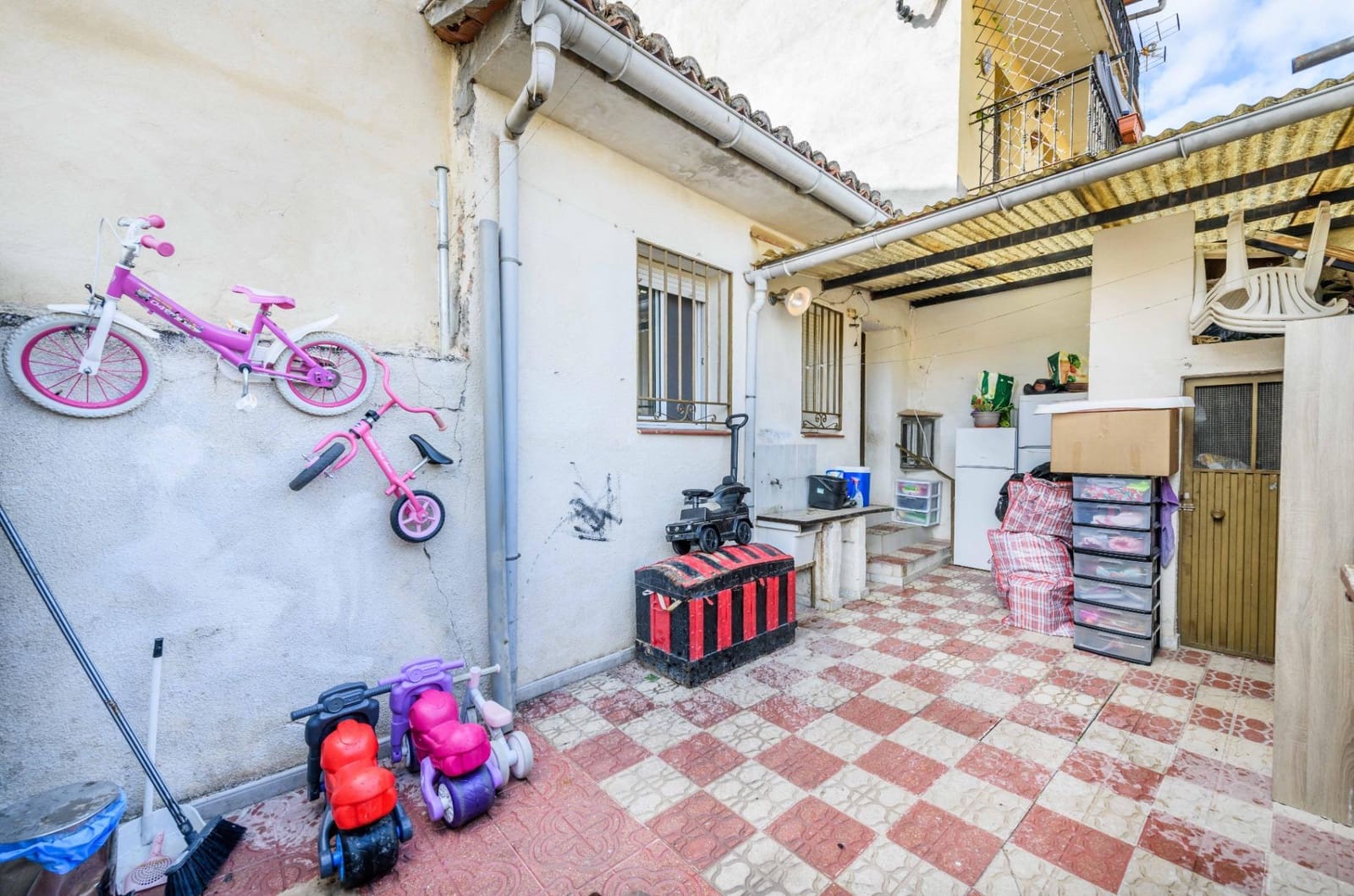 6 soverom Rekkehus til salgs i Sacedon - € 250 000 (Ref: 9347154)