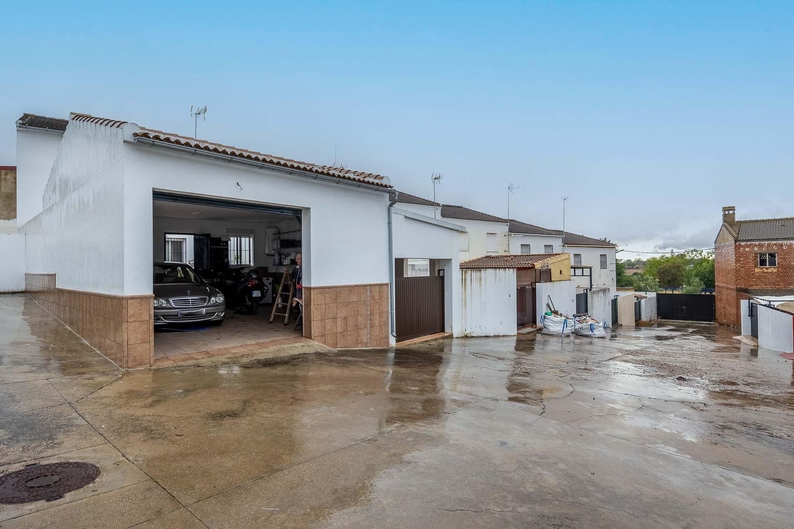 4 soveværelse Rækkehus til salg i Castilblanco de los Arroyos med garage - € 269.000 (Ref: 9359436)