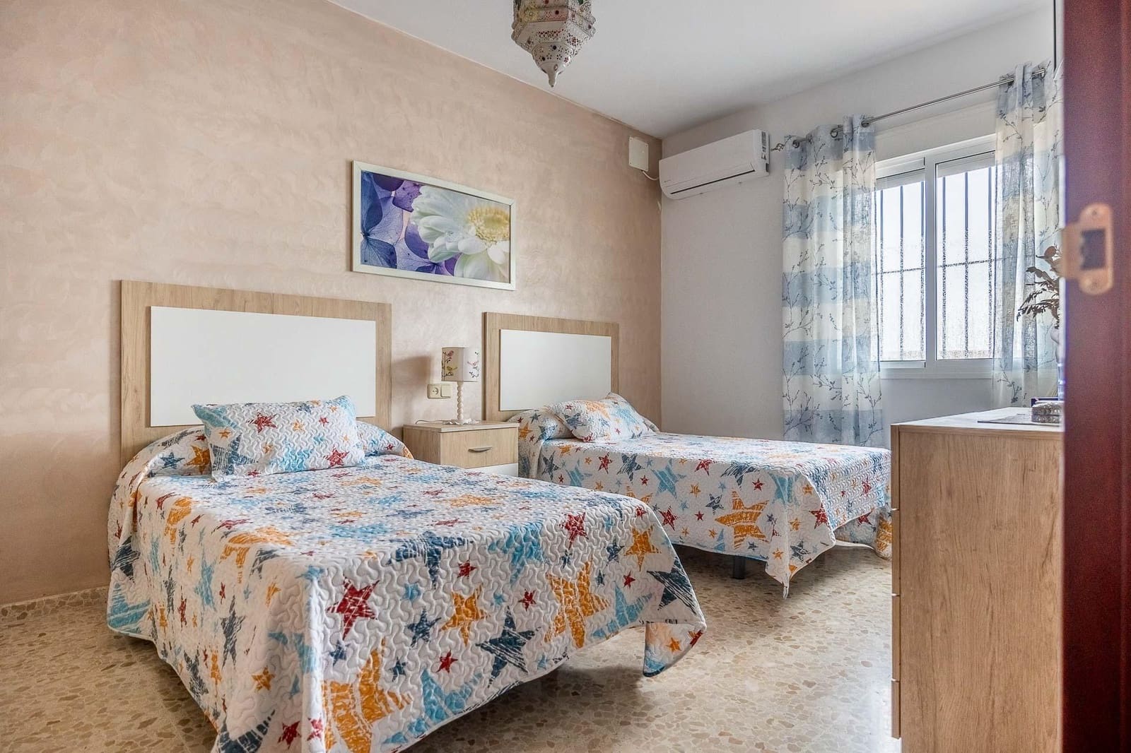 4 soveværelse Rækkehus til salg i Castilblanco de los Arroyos med garage - € 269.000 (Ref: 9359436)