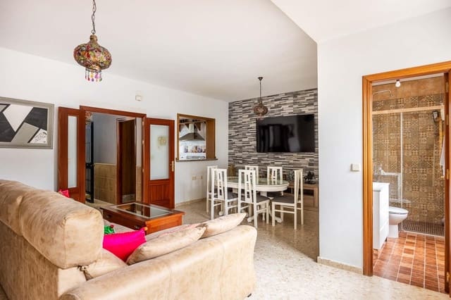 4 sovrum Radhus till salu i Castilblanco de los Arroyos med garage - 269 000 € (Ref: 9359436)