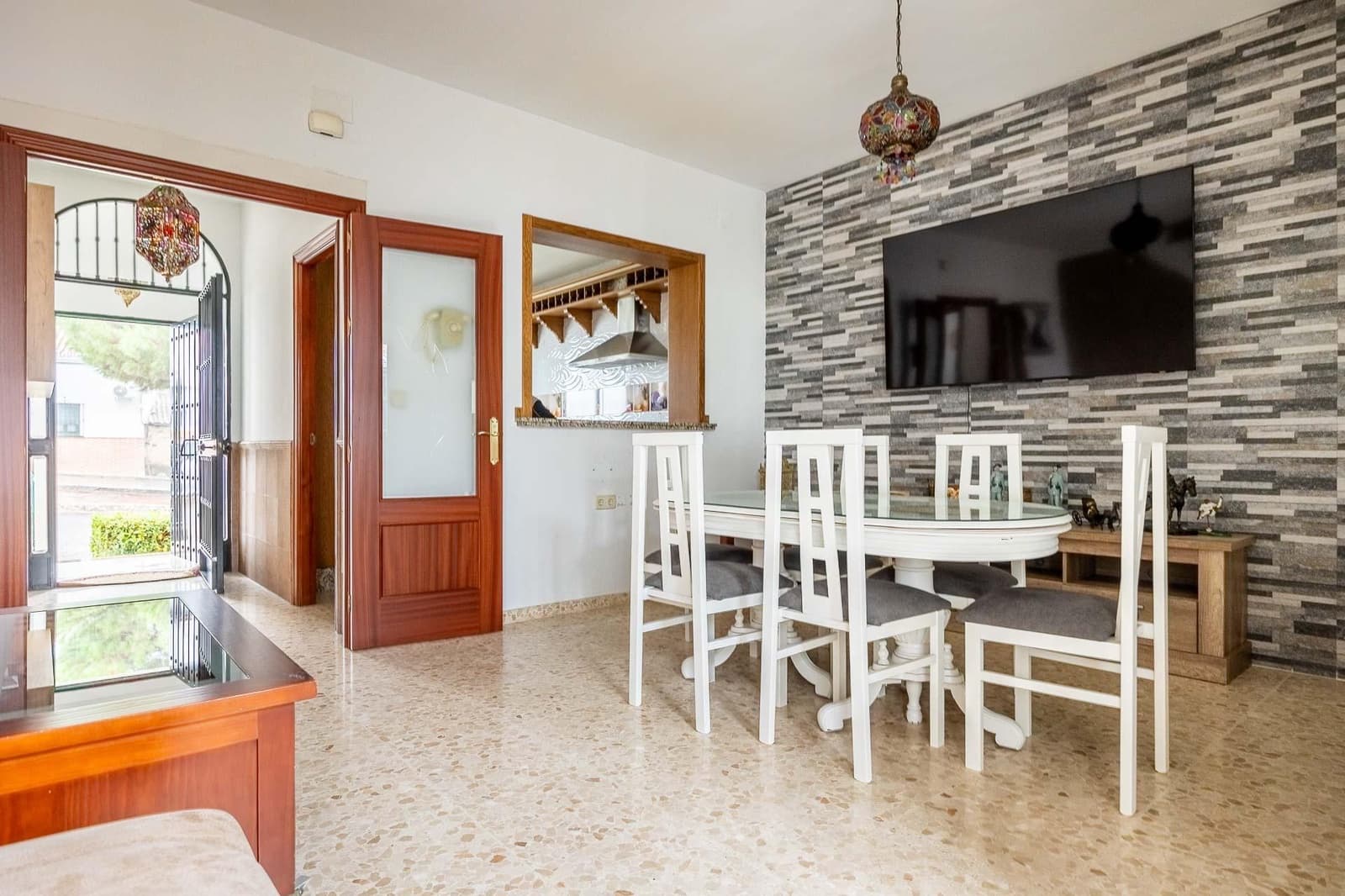 4 soveværelse Rækkehus til salg i Castilblanco de los Arroyos med garage - € 269.000 (Ref: 9359436)