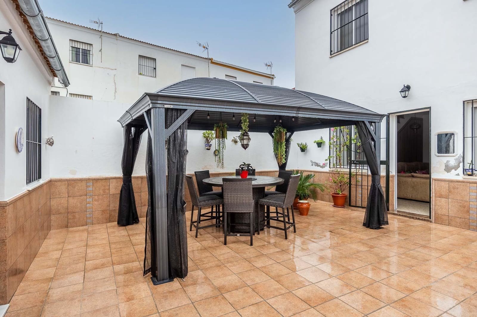 4 soveværelse Rækkehus til salg i Castilblanco de los Arroyos med garage - € 269.000 (Ref: 9359436)